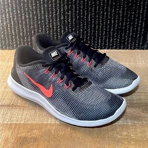 Nike Youth Flex GS Running Sneaker - Size 7Y or 8 Women’s